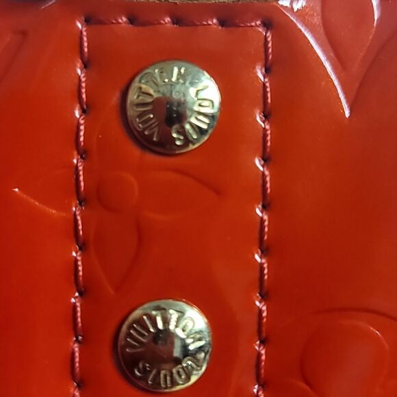 Louis Vuitton VTG Red Vernis Travel Bag in Preloved Condition with Dust Bag - Picture 3 of 16